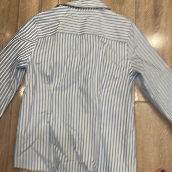 Chico’s no iron Striped button up - Picture 5 of 5